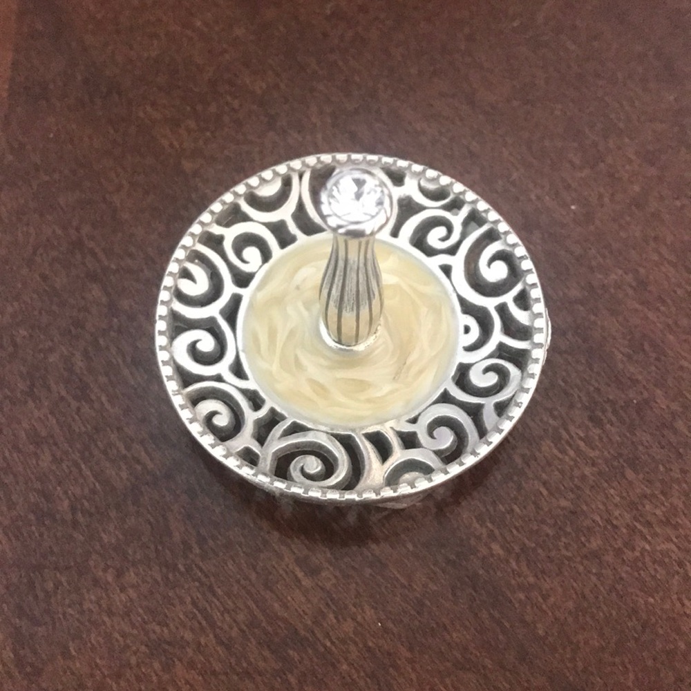 Brighton ring holder
